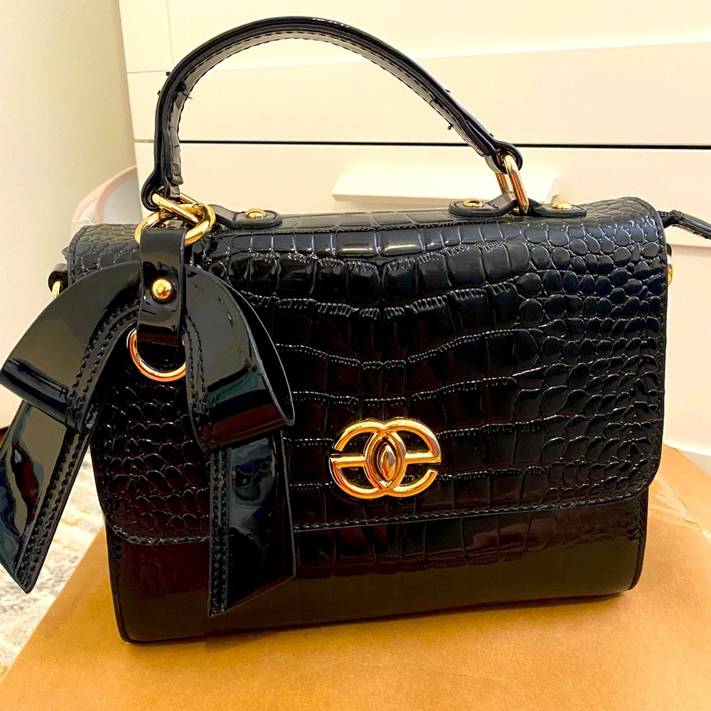 Tosoco purse/ bag patent/ lacquered leather. Black.
